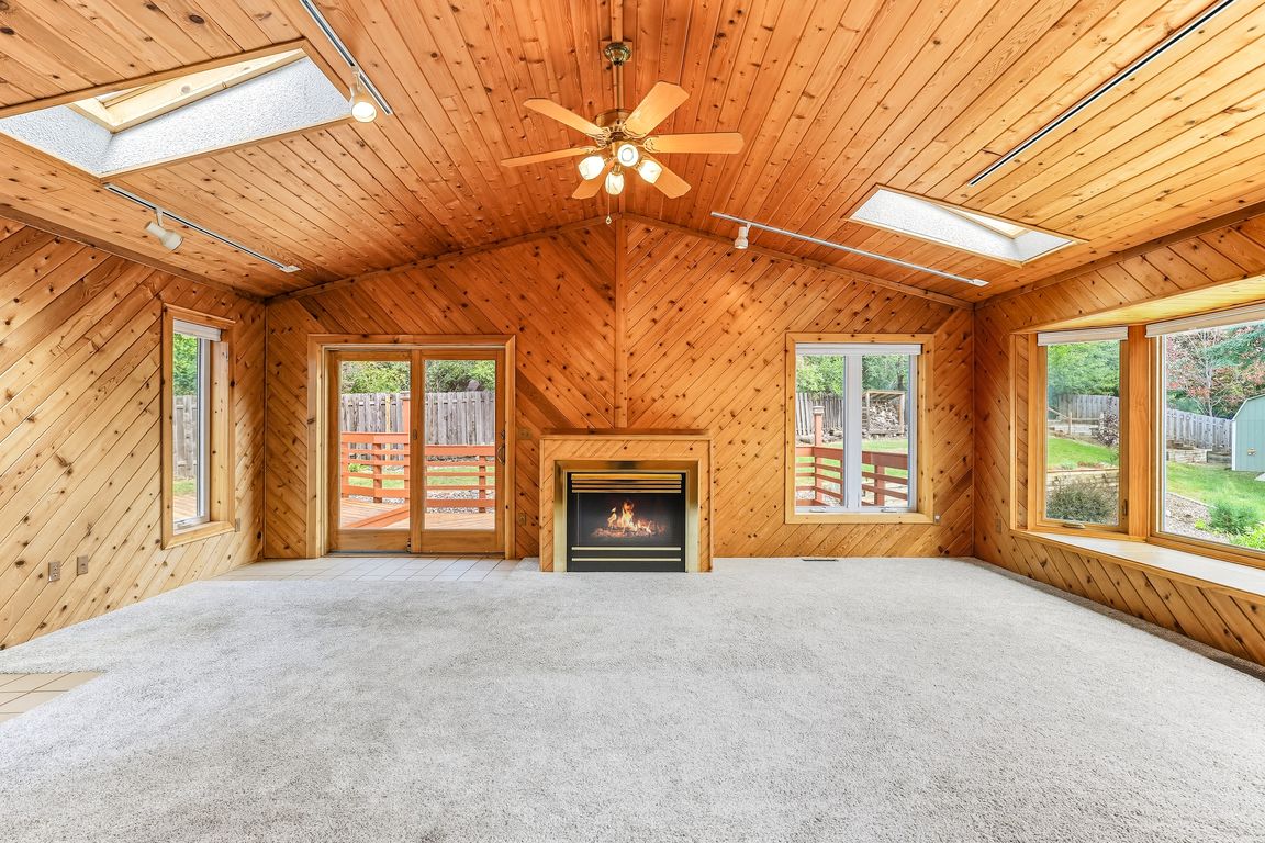 next background image