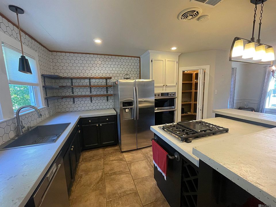 1st image of 208 Bellewood Dr