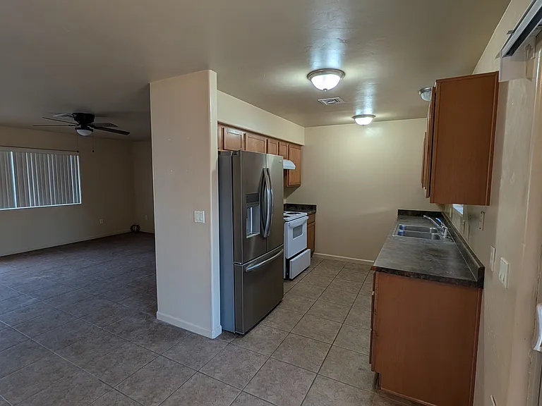4932 N La Cholla Blvd #1 — Photo 2