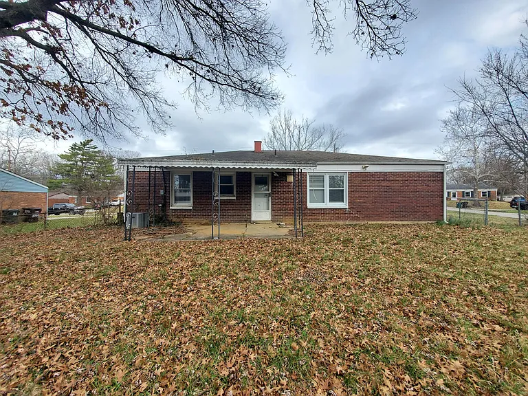 1047 Wellspring Dr — Photo 26