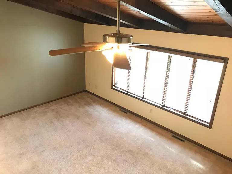 408 Holly Ln — Photo 22