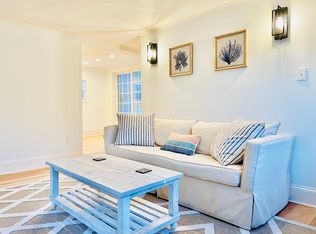 15 Milburn Ct, Newport, RI 02840