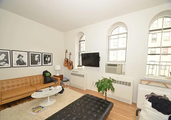Rented by Buchbinder & Warren | media 37