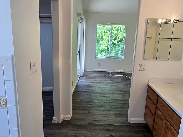 25317 Avenida Ronada — Photo 38