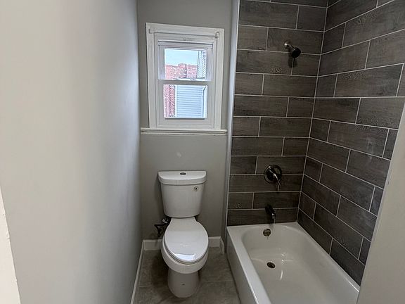5th image of 17 Maple Ave APT 2