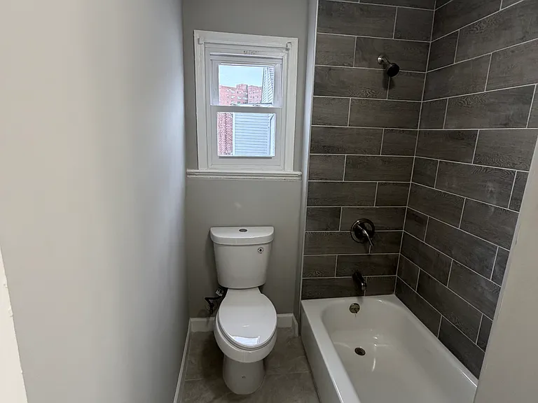 17 Maple Ave #2 — Photo 5
