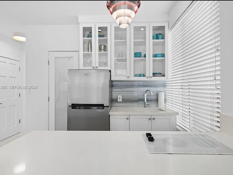 739 2nd St #6 — Photo 8