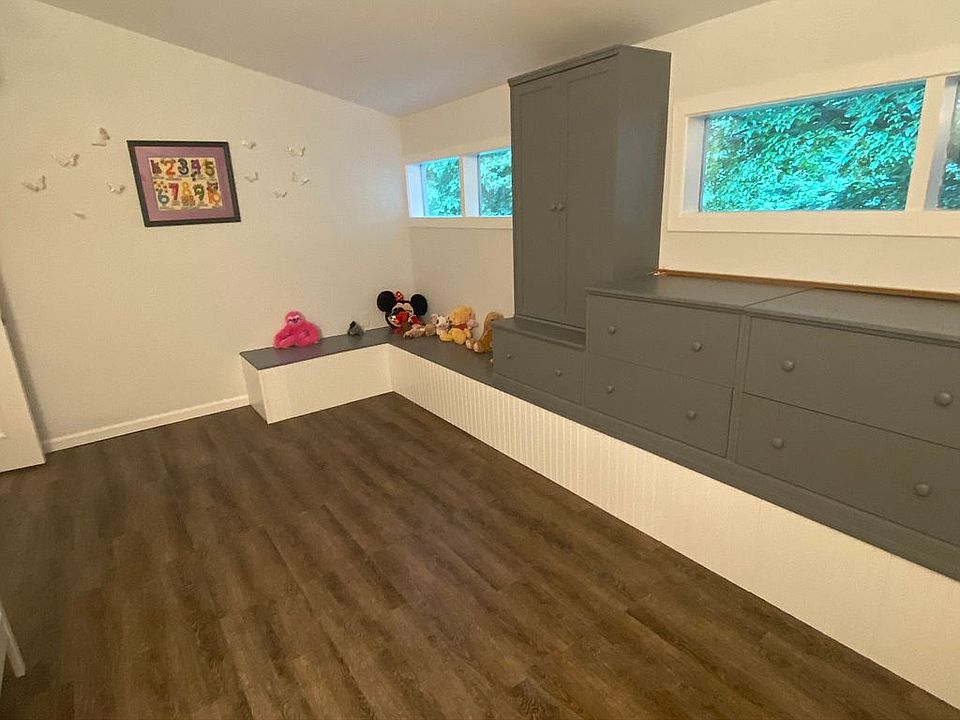 5 Stonebridge Ln, West Hartford, CT 06107 Zillow