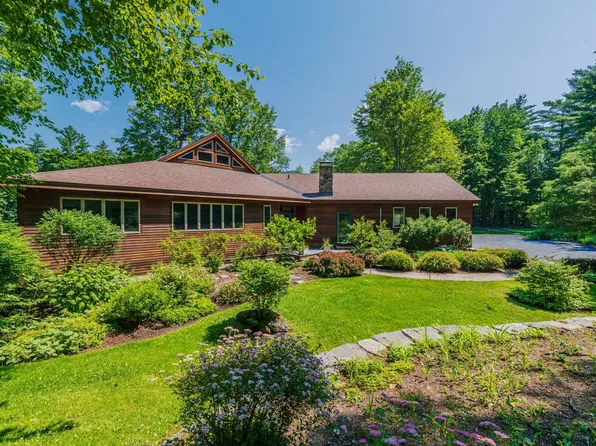 84 Frost Pond Road, Dorset, VT 05251