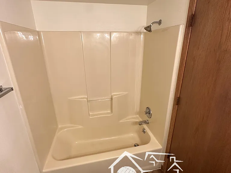 1525 Arboretum Dr #B — Photo 10