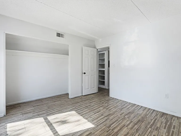 7232 N 27th Ave — Photo 7