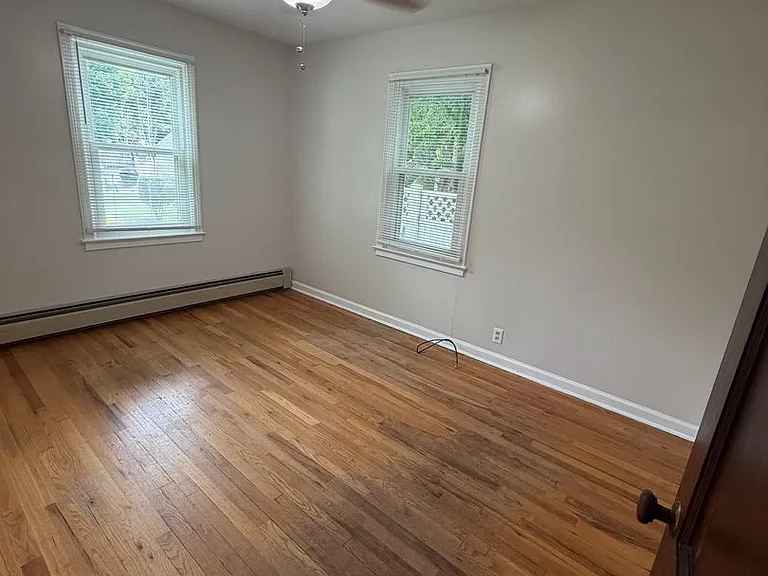 102 Gale Ave — Photo 17