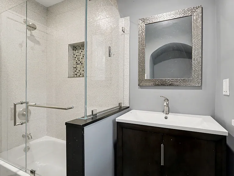 82 Douglas Rd #B — Photo 9