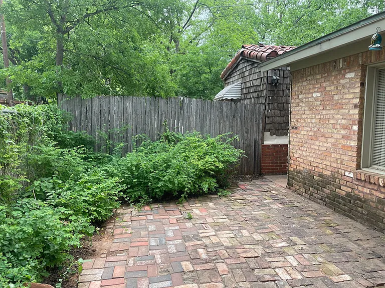 725 Elmwood Dr — Photo 19