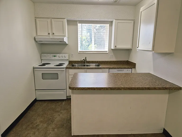 Magnussen Apartments — Photo 27