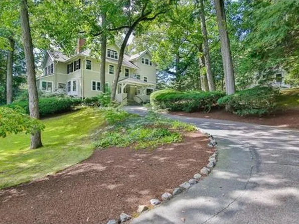 28 Meriam St, Lexington, MA 02420