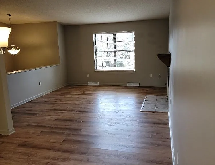 3905 Athens Ct — Photo 5