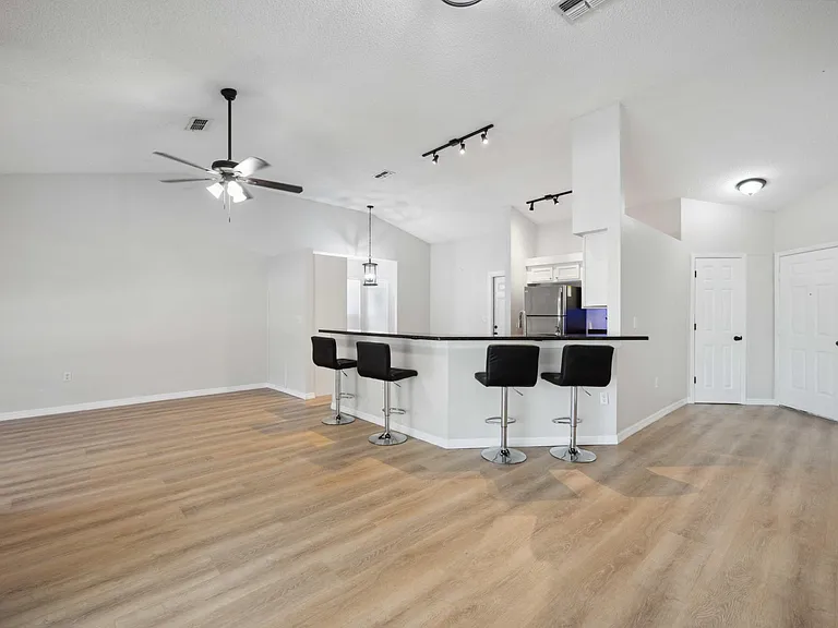4107 11th Ave E — Photo 22