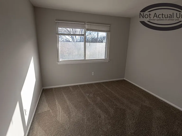 2924 Leeway Dr #B — Photo 15