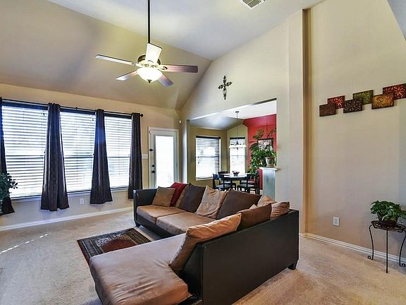 4th image of 1909 Parktree Dr