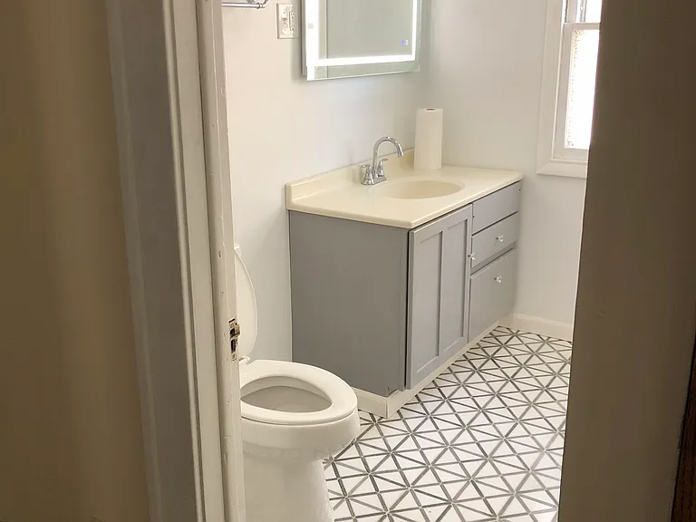 106 E Heman St #A — Photo 6