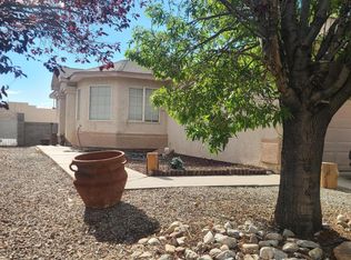 671 Vista Luna Ln SW, Albuquerque, NM 87121
