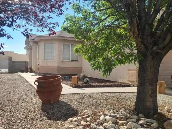 671 Vista Luna Ln SW, Albuquerque, NM 87121
