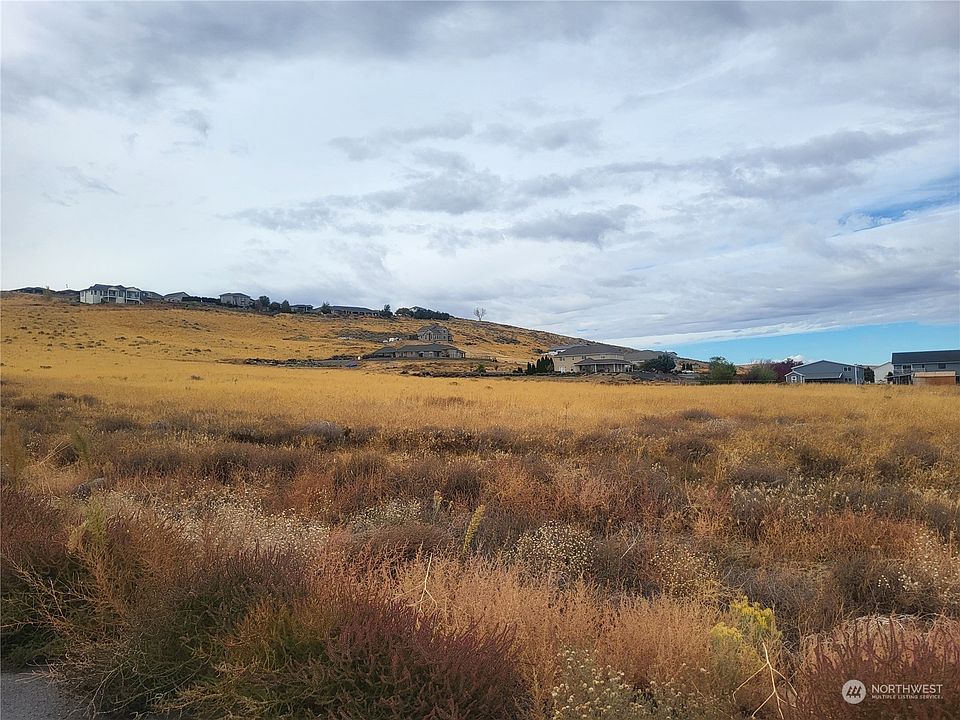 2nd image of 30636 Mammoth Dr