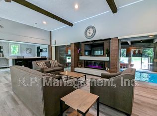 2800 Hamline Ave N APT 223, Roseville, MN 55113