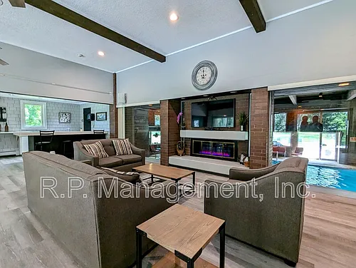 2800 Hamline Ave N Photo 1 2800 Hamline Ave N Photo 1