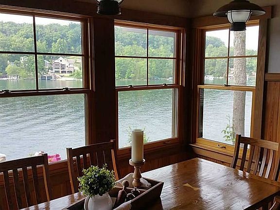 Breakfast Area/Room.