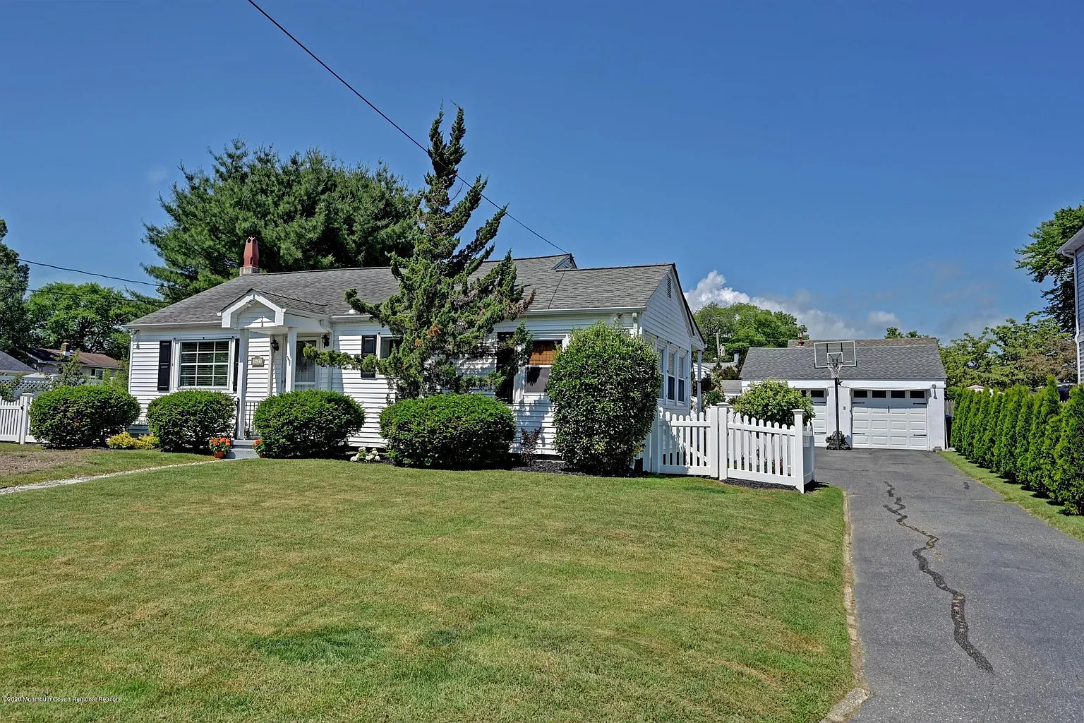 1415 Bay Plz photo 1