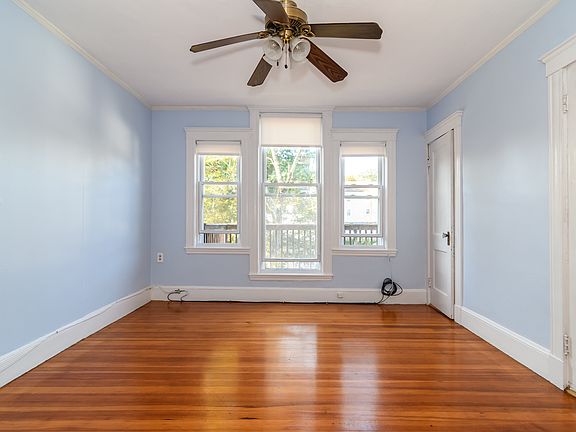3rd image of 7 Haydn St Floor 3