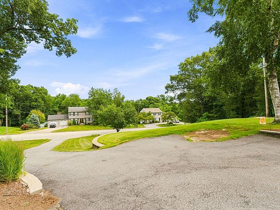 5th image of 84 Kimberly Ln