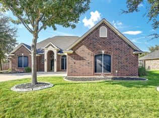 600 Acorn St, Pilot Point, TX 76258