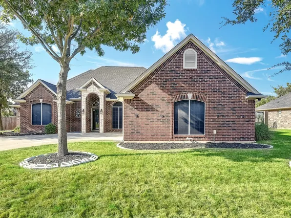 600 Acorn St, Pilot Point, TX 76258