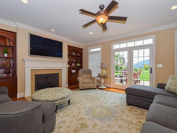 5th image of 7332 Nandina Dr