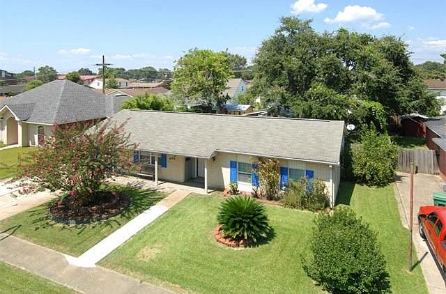 1st image of 409 Greenwood Dr