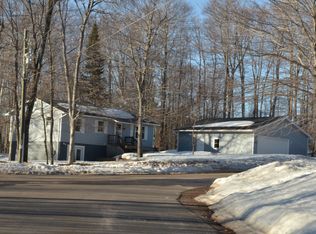 N6935 Chapel Dr, Munising, MI 49862