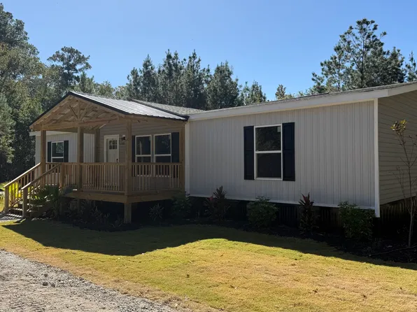 9 N Riverhill Trl, Brunswick, GA 31525