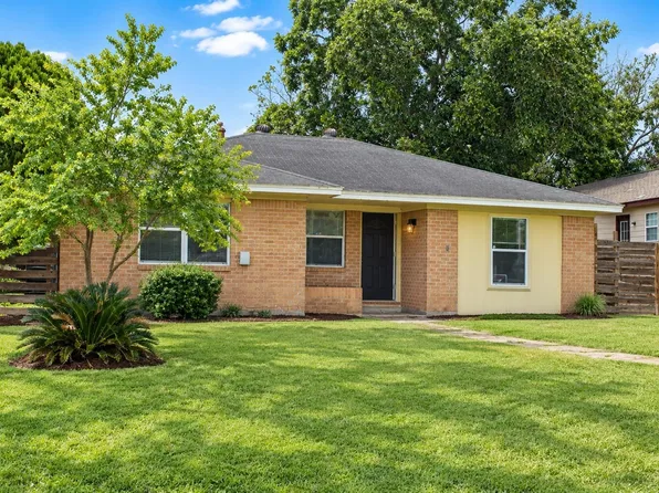 635 19th St, Hempstead, TX 77445