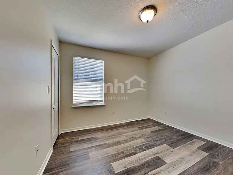 408 Corklan Ct — Photo 15