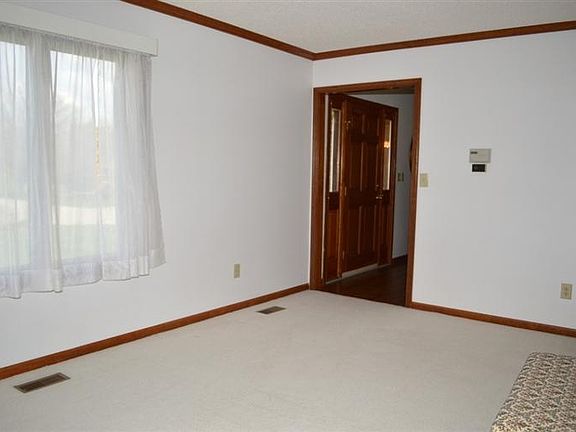 5th image of 9561 Stone Dr