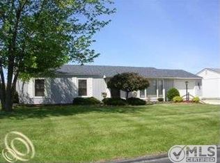 639 Leveque Cir, Carleton, MI 48117