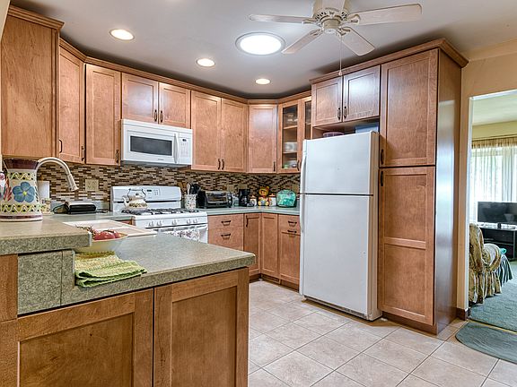 3rd image of 238 Malibu Dr