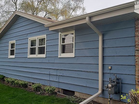 3rd image of 724 Rushmore Dr