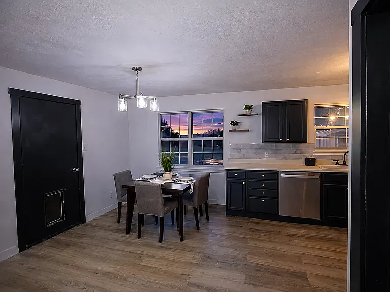 3 bed, 1200 sqft, $1,650 — Photo 4