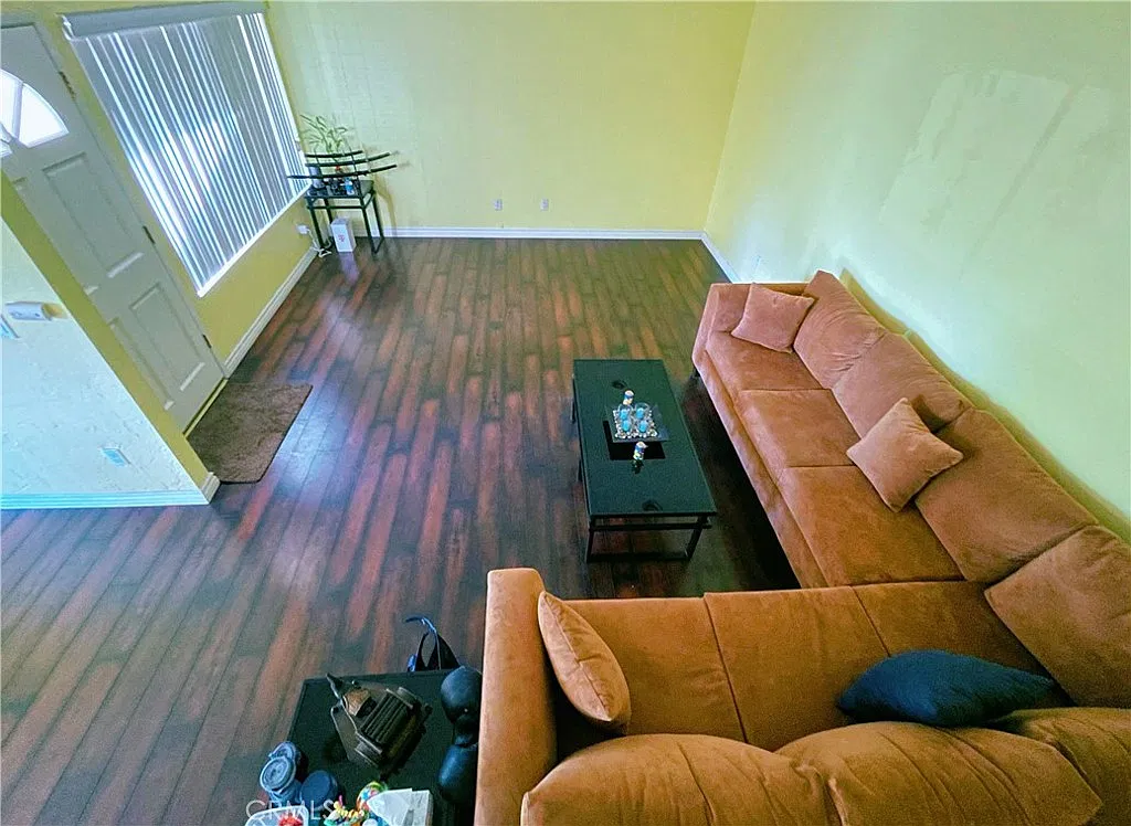 3 bed, 2.5 bath, 1303 sqft, $3,500 — Photo 3