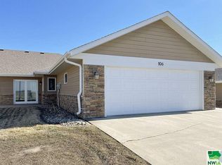 2225 Riviera Rd UNIT 106, Sioux Center, IA 51250