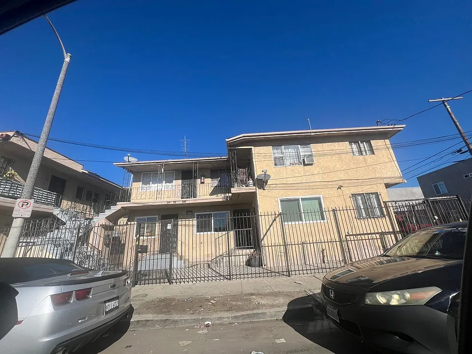 251 W 65th St